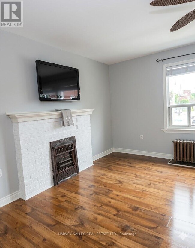 Photo du bâtiment - 101 Connaught Ave S