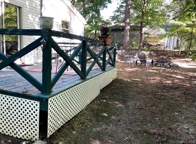 Foto del edificio - 21 Derussey Ln