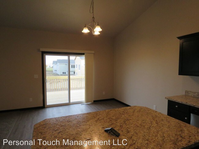 Building Photo - 3 br, 3 bath House - 3011 33rd Ave S