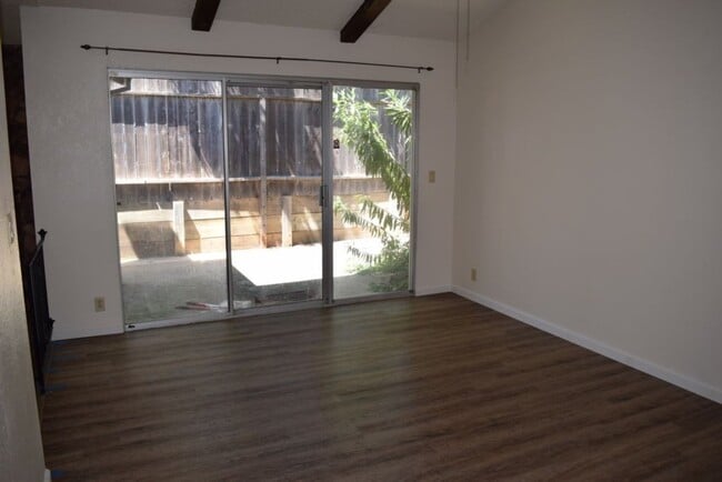 Building Photo - 6051 Roloff Way