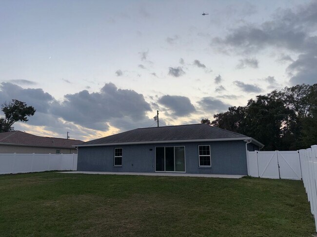 Building Photo - 15725 SE 97th Ave