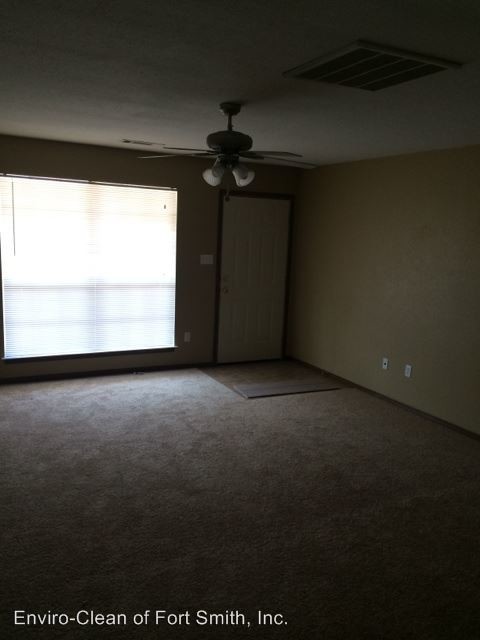 Foto del edificio - 5705-5707 Elmwood Pl