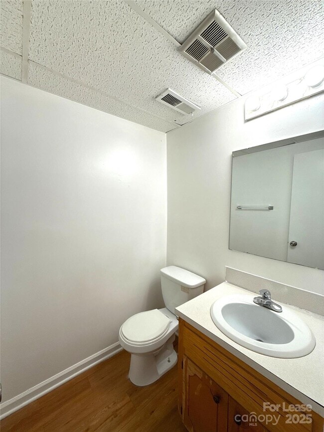 Building Photo - 409 Hawley Ave