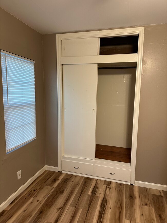 Building Photo - 516 N 5th Ave