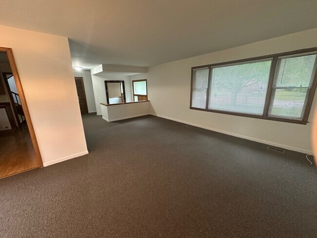 Foto del edificio - 921 Wilmot Rd