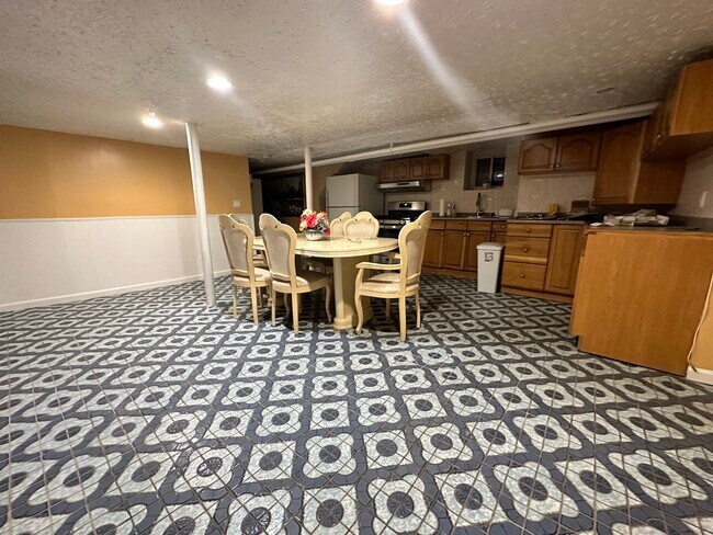 Building Photo - 2 Fletcher Ave