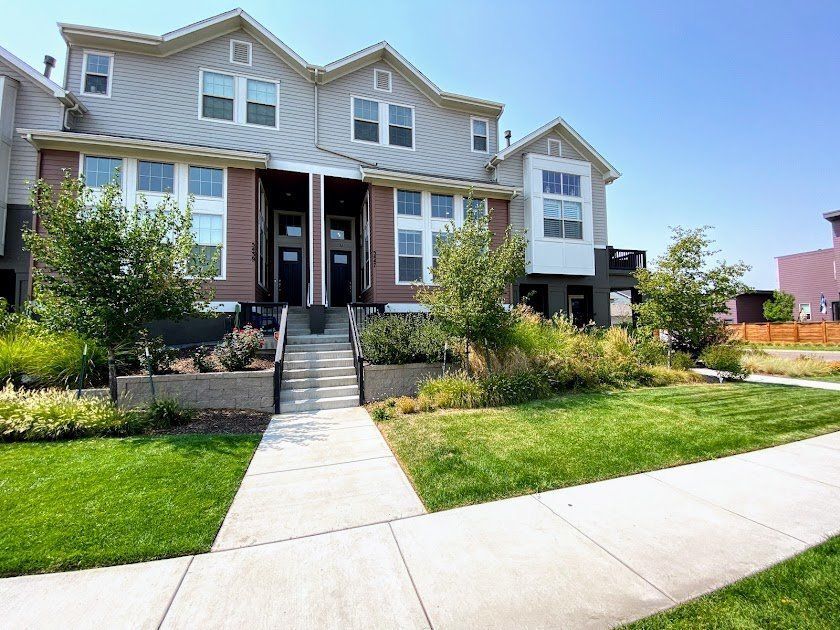 Photo - 5447 N Valentia St