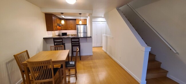 Building Photo - 1817 11th Ave W