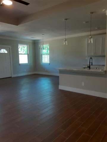Foto del edificio - 2420 Creek Dr