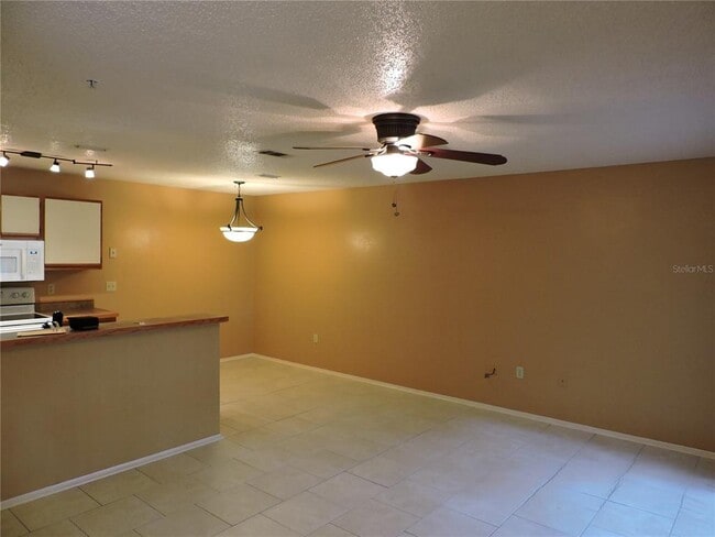 Building Photo - 621 Dory Ln