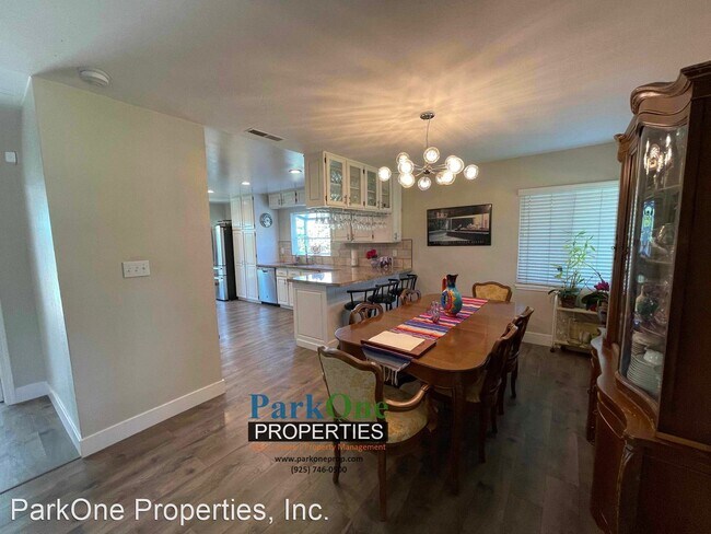 Building Photo - 3 br, 2 bath House - 3424 El Monte Dr.