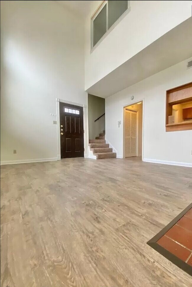 Foto del edificio - 904 W 21st St