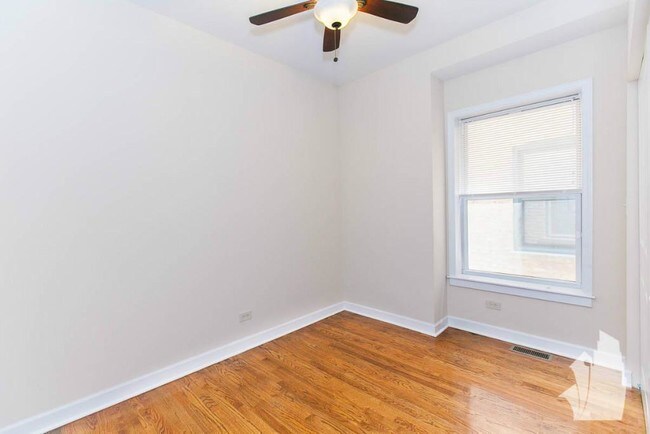 Foto del edificio - 859 W Cornelia Ave