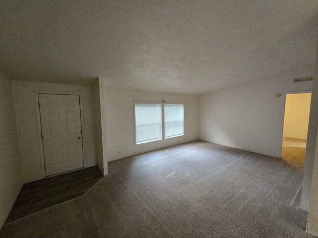 Foto del edificio - 3 Bedroom 2 Bath in Rainier!