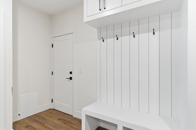 Photo du bâtiment - 3517 42 St SW