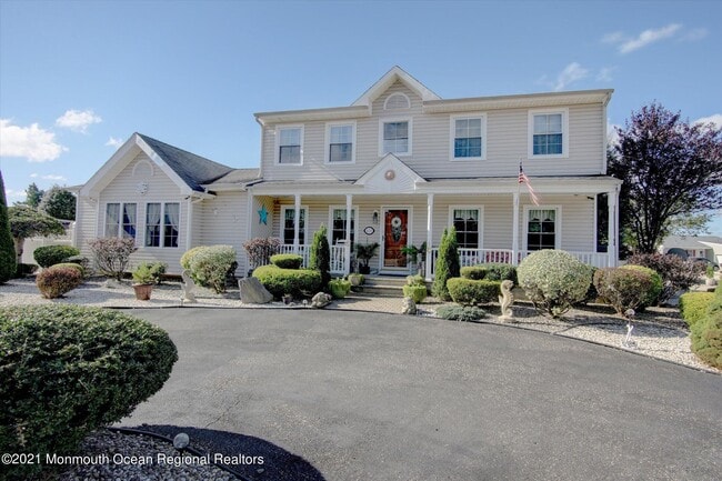 Building Photo - 130 Veeder Ln
