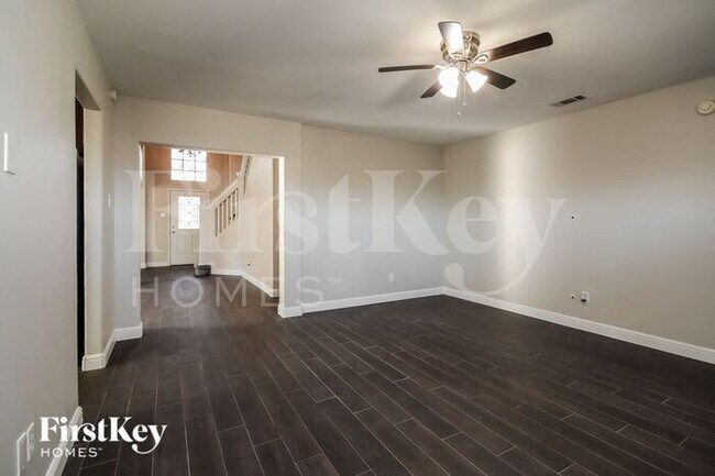 Building Photo - 11706 Pinos Altos Dr