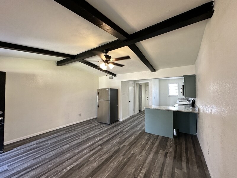 400 Bill Bradford Rd, Sulphur Springs, TX 75482 Condo for Rent in