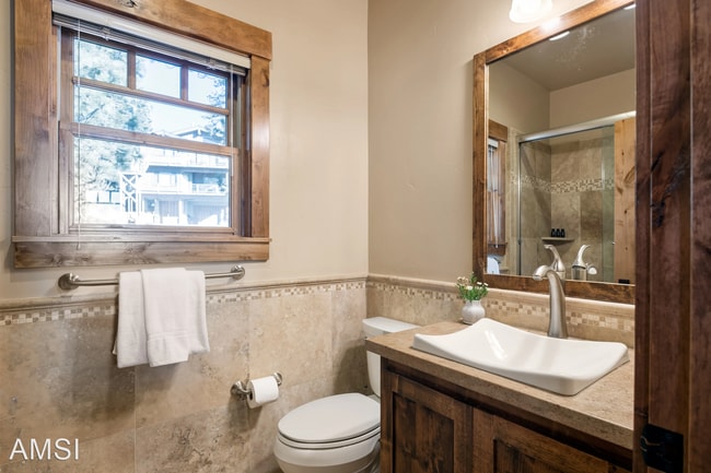 Building Photo - 4 br, 4 bath House - 7137 North Lake Blvd