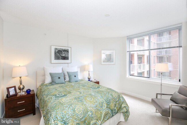 Foto del edificio - 1020 N Highland St