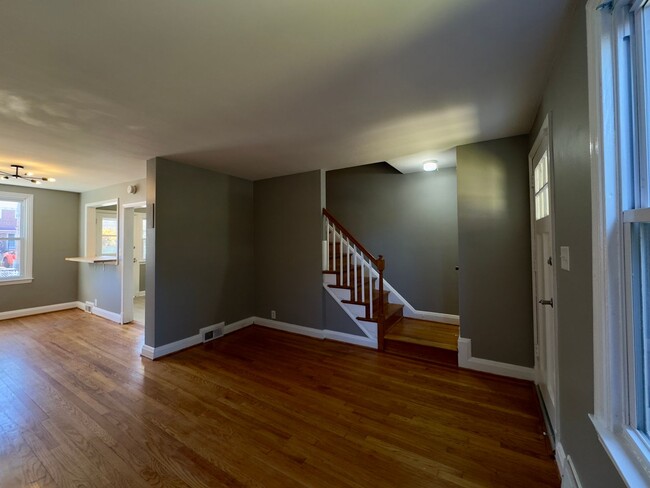 Foto del edificio - Beautiful Two-Bedroom Parkville Townhome w...