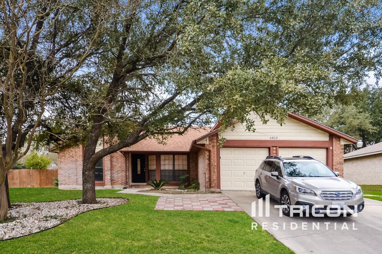 Foto principal - 6810 Maple Lk St