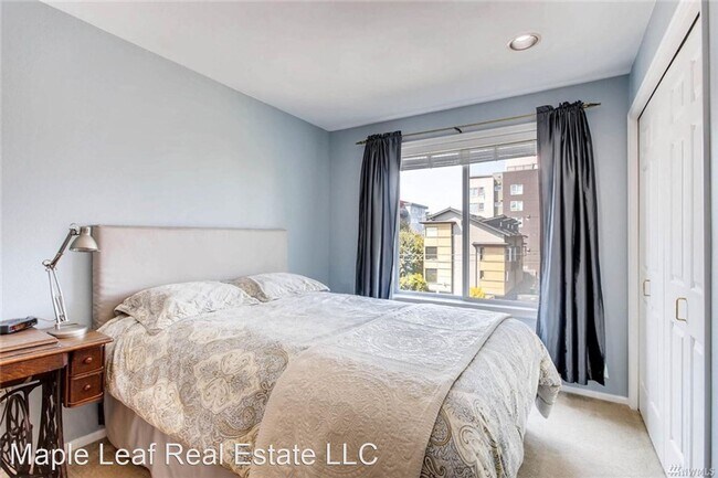 2 br, 1.5 bath House - 1762 NW 57th ST Uni... - 4
