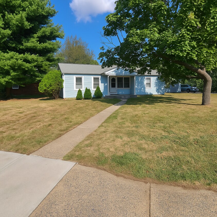 Primary Photo - Spacious 3-Bedroom Rancher with Family Roo...