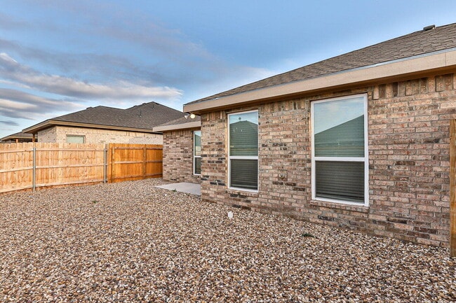 Building Photo - 5517 Kemper St