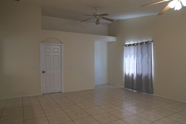 Building Photo - 31510 Avenida Del Padre