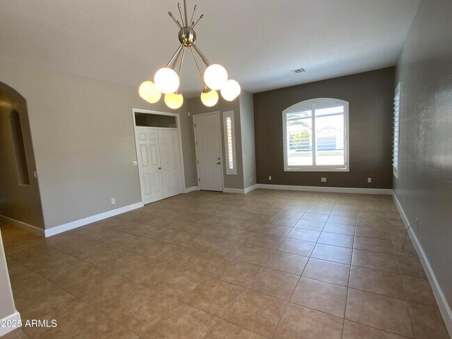 Foto del edificio - 6204 E Phelps Rd