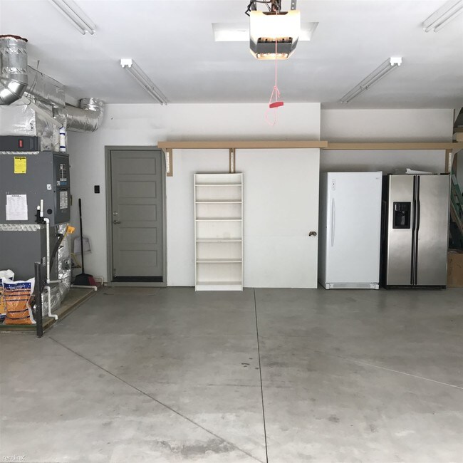 Building Photo - 1 br, 1.5 bath House - 592 S. Cotterell Dr