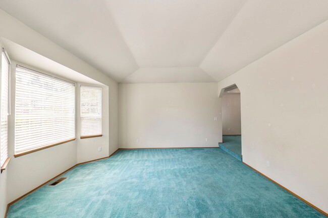 Building Photo - SILVERDALE 2 STORY HOME - 4 Bed 3 Bath