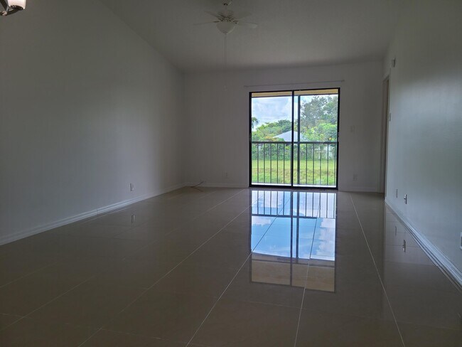 Building Photo - 9431 Boca Cove Cir