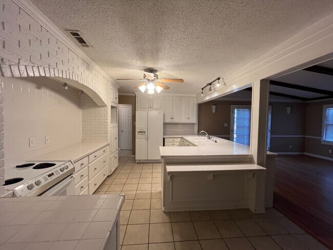 Foto del edificio - 2206 Briarcliff Dr, Valdosta, 4BR/ 3BA