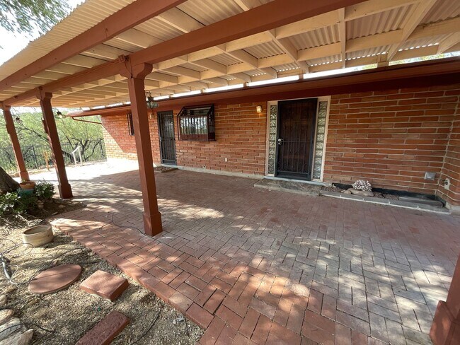 Building Photo - Northeast Ranch Style Home on aLarge Lot