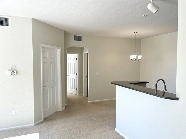 Building Photo - 2 bedroom 1 bath condo for rent in Parker ...