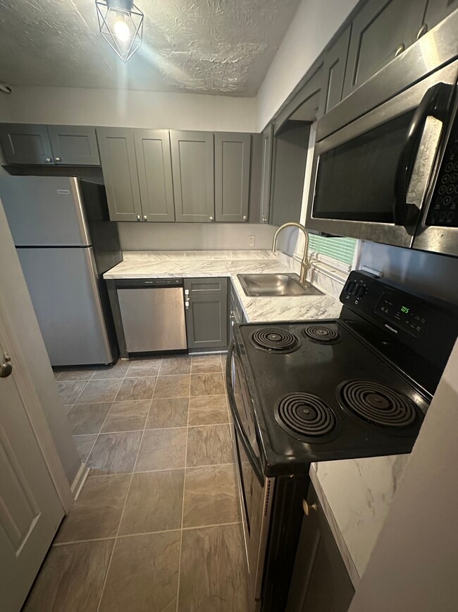 Foto del edificio - 847 Burns Walk Ct NW
