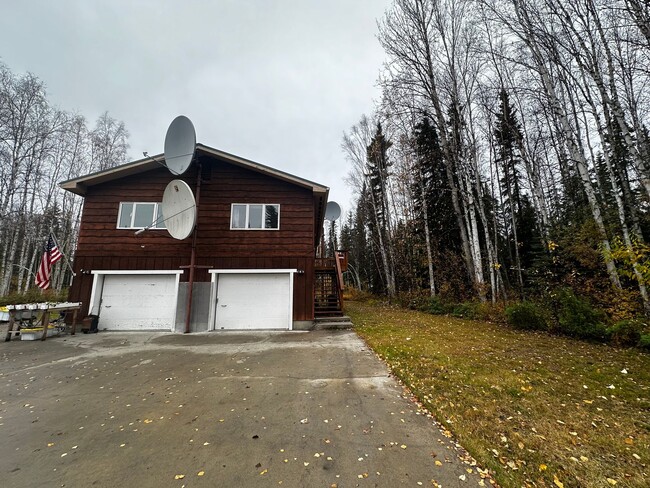 Foto del edificio - 2bed/1bath Upper Unit/No Garage/ Pets Nego...
