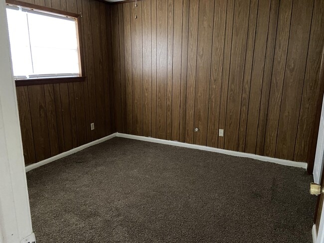 Building Photo - 5218 Field Dr