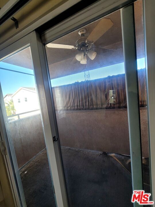 Foto del edificio - 887 E 40th Pl