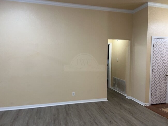 Building Photo - 2509 Lavender Ln