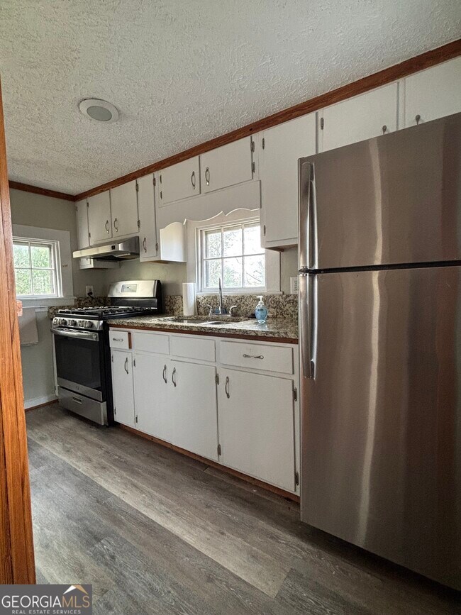 Foto del edificio - 332 Carr St