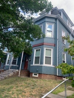 Primary Photo - 7 Bond St