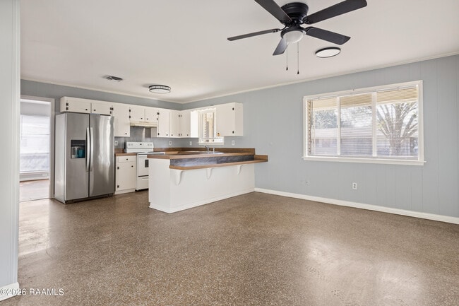 Foto del edificio - 207 Ashwood Dr