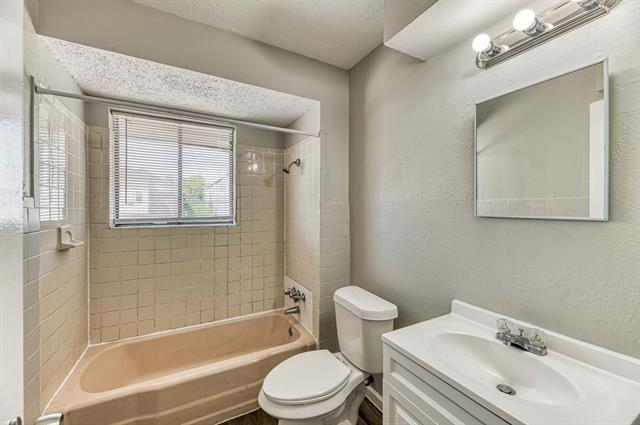 Building Photo - 5315 Columbia Ave