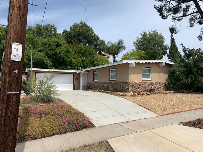 Building Photo - Beautifully Remodeled 3 Bedroom 2 Bath Hom...
