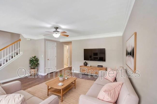 Photo - 2284 Kings Gate Ln House