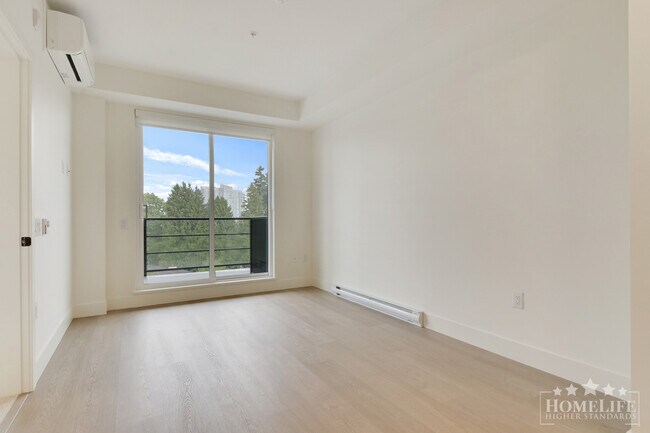 Photo du bâtiment - Brand New Top Floor 1 Bedroom Condo for Rent at City Corners in Surrey
