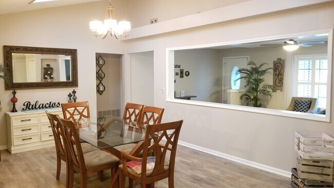 Foto del edificio - 1751 Horton Dr